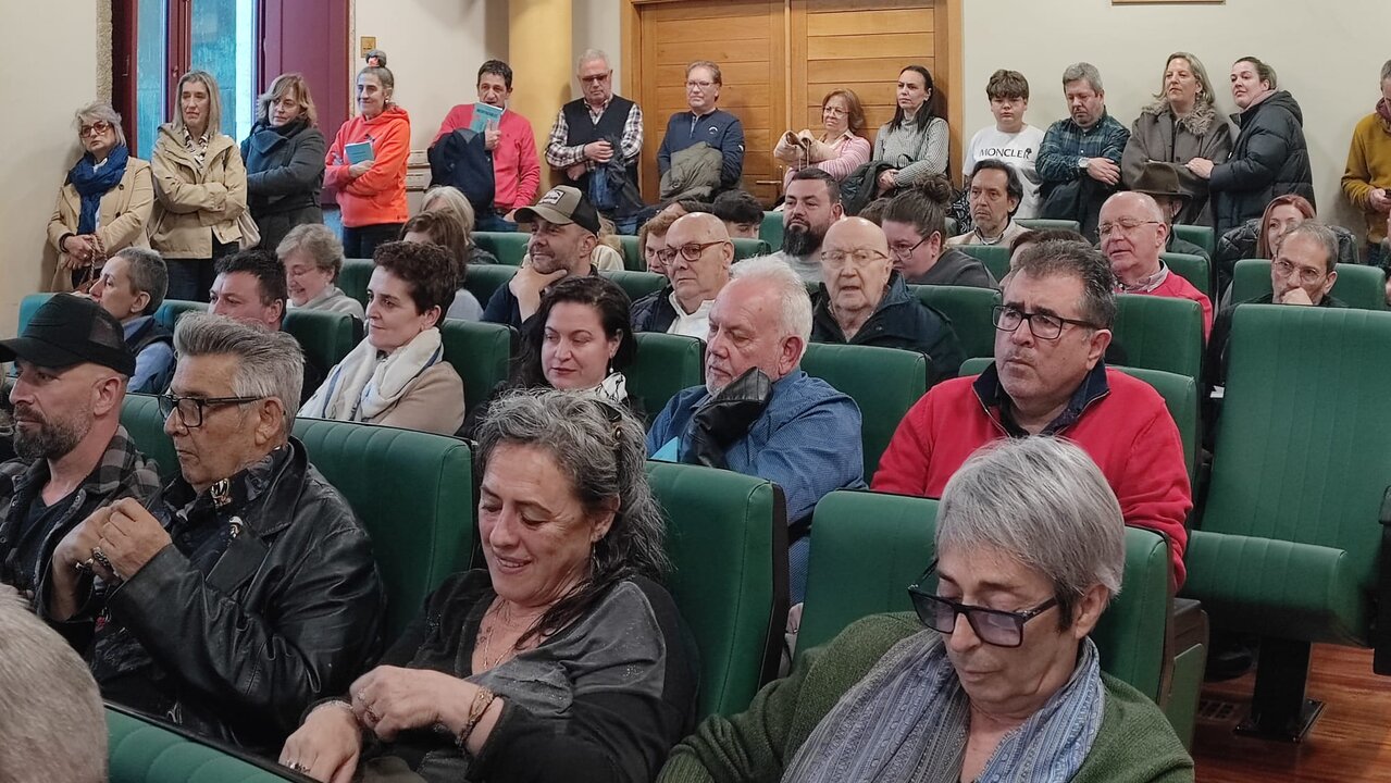 En la imagen, Fernando Barreira; Xosé Carlos Caneiro, Jesús Taboada Cid y Jiménez Morán, entre otros. | FOTO: Xosé Lois Colmenero.