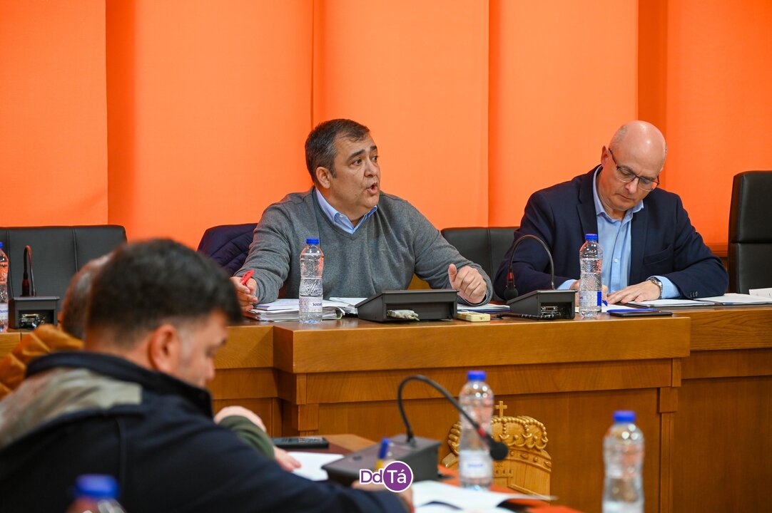 Salvo sus socios de la basura -Cualedro y Laza-, el resto de portavoces exigió una reforma integral de los estatutos de la Mancomunidad. | FOTO: Noelia Caseiro.