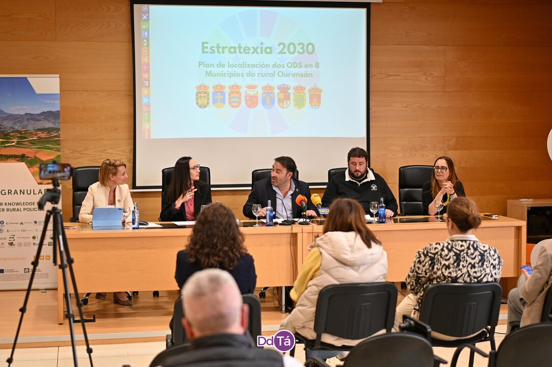 Durante la presentación del proyecto en la sede de la Universidad de Vigo en Ourense | FOTO: Noelia Caseiro.