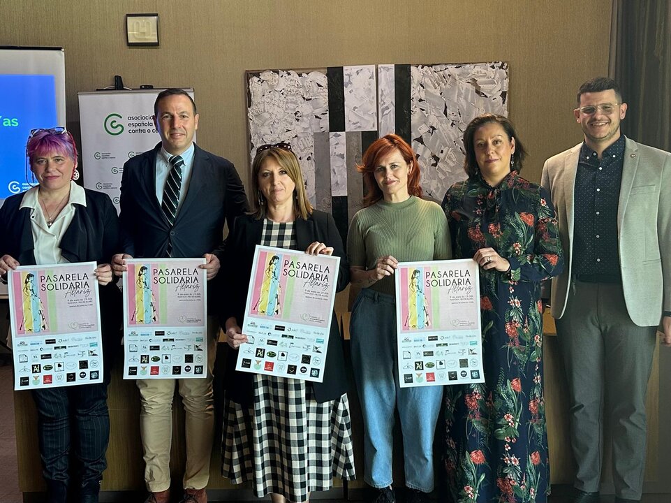 20250428 AECC Ourense, datos 2024, pasarela solidaria allariz Teresa Quintana, Germán Rodríguez, Cristina Cid, Anabel Ortiz, Helena Aranburu y Maike Pazos.