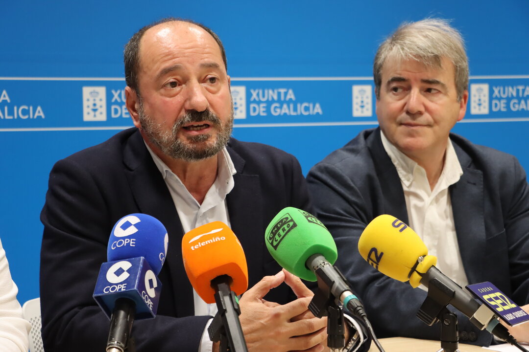 O director de Turismo de Galicia, Xosé Merelles, e o delegado territorial da Xunta en Ourense, Manuel Pardo, no acto de presentación da ViBoMask