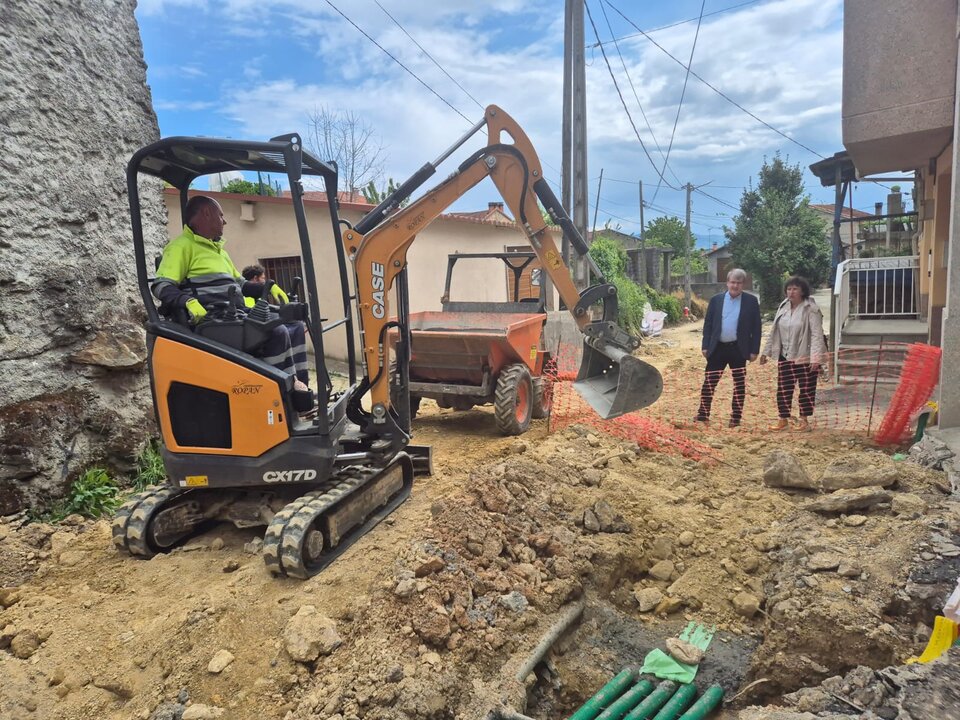 La principal calle de Fumaces verá renovado pavimento e instalaciones.
