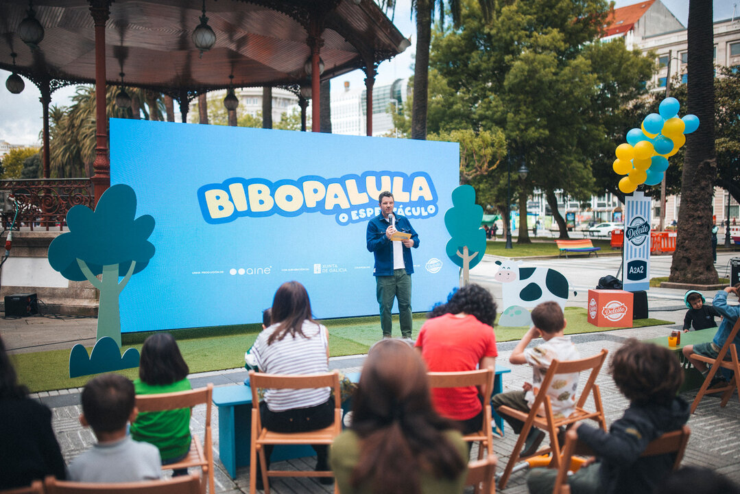 Xosé A. Touriñán, produtor do espectáculo 'Bibopalula' durante o acto de presentacion