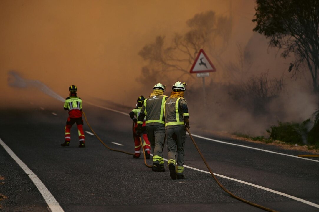 20250814 IFAGranxaOímbra, incendio Cualedro, Santa Baia, gasolinera (21)
