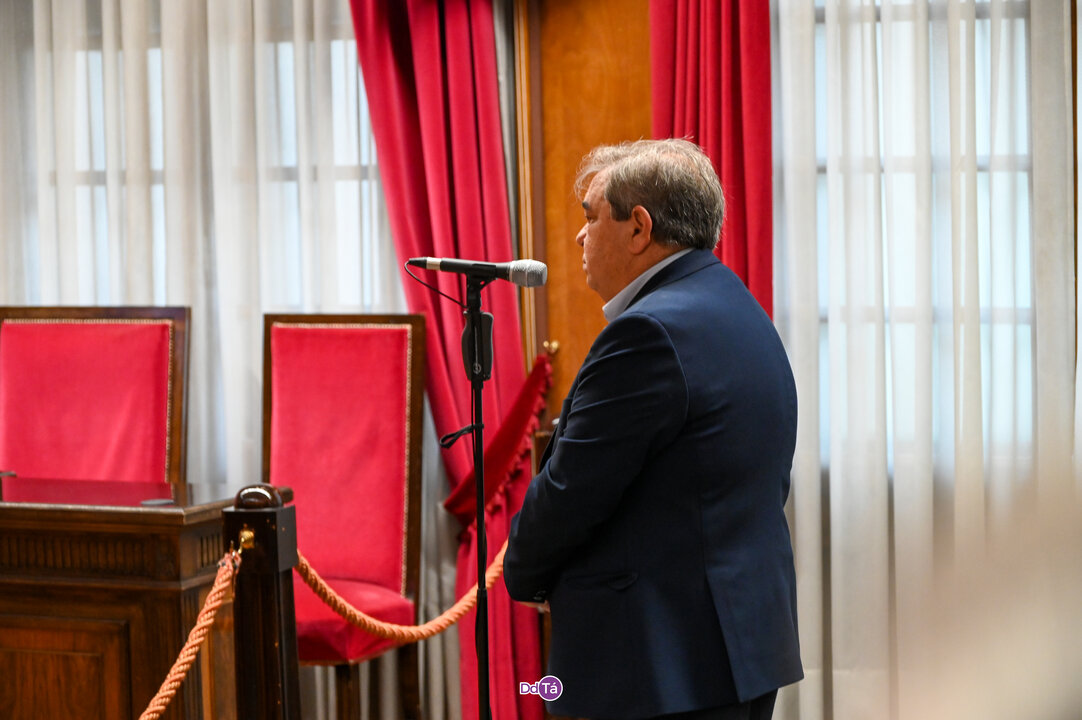 El regidor verinense, Gerardo Seoane, declarando en la vista de este jueves 11 de septiembre. | FOTO: Noelia Caseiro.