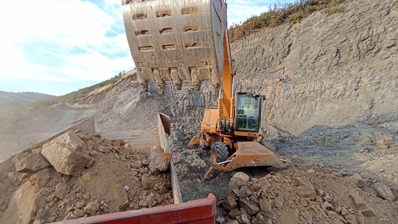 Los movimientos de tierras en Pentes (A Gudiña) han comenzado esta semana.