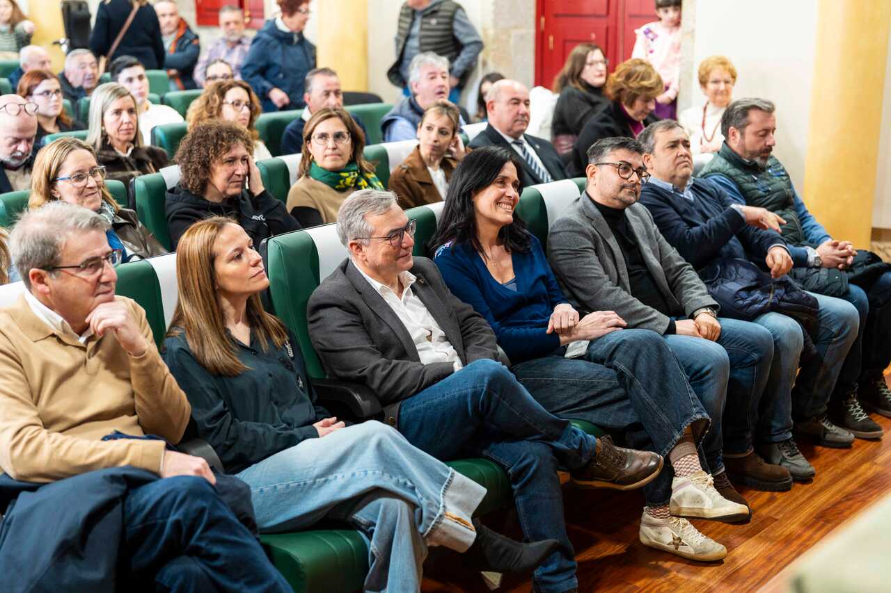 Desde la izquierda: Manuel Pardo, Sandra Quintas, Luis Menor, Paula Prado y Víctor Baladrón, entre otros.