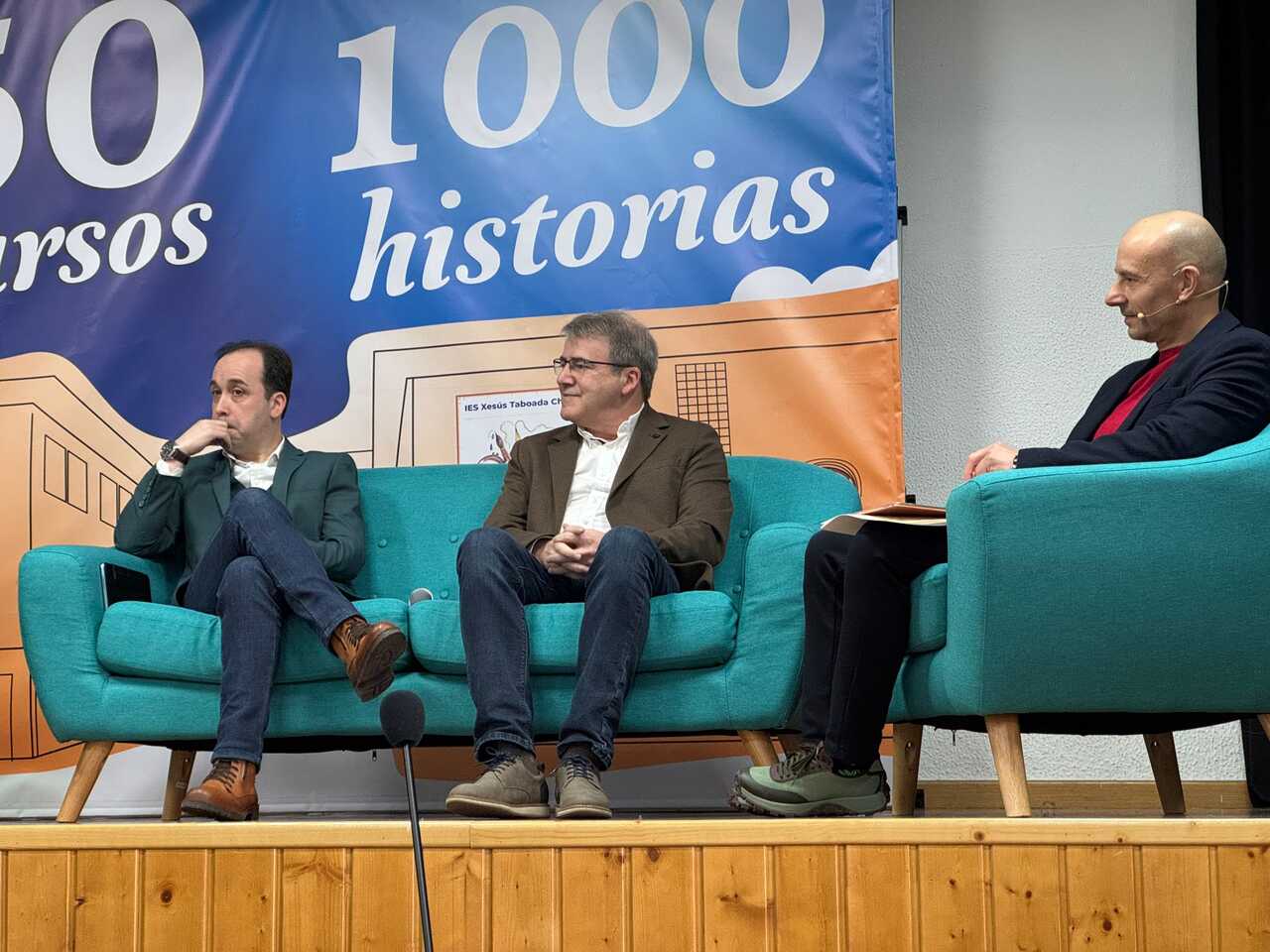 José Manuel Gayoso, Manuel Pardo y el director del centro, César Sánchez. | FOTO: Sabela Souto.