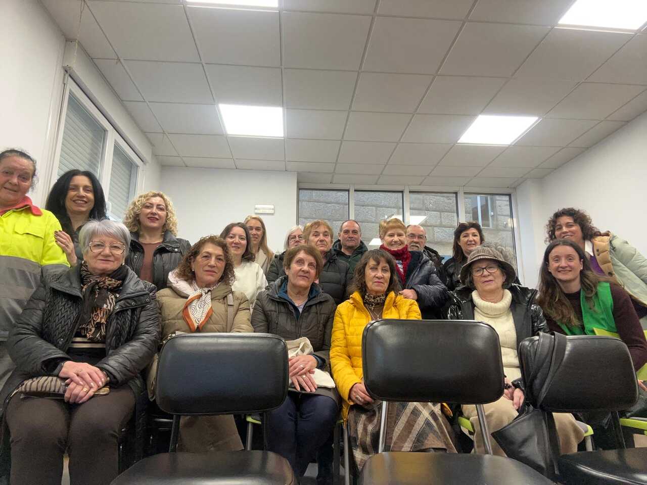 Participantes en la charla formativa que permitió crear el nuevo grupo de voluntariado en A Gudiña.