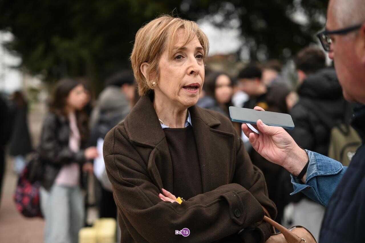 La vicedirectora del Chivite, Josefina Pérez Rolán. | FOTO: Noelia Caseiro.