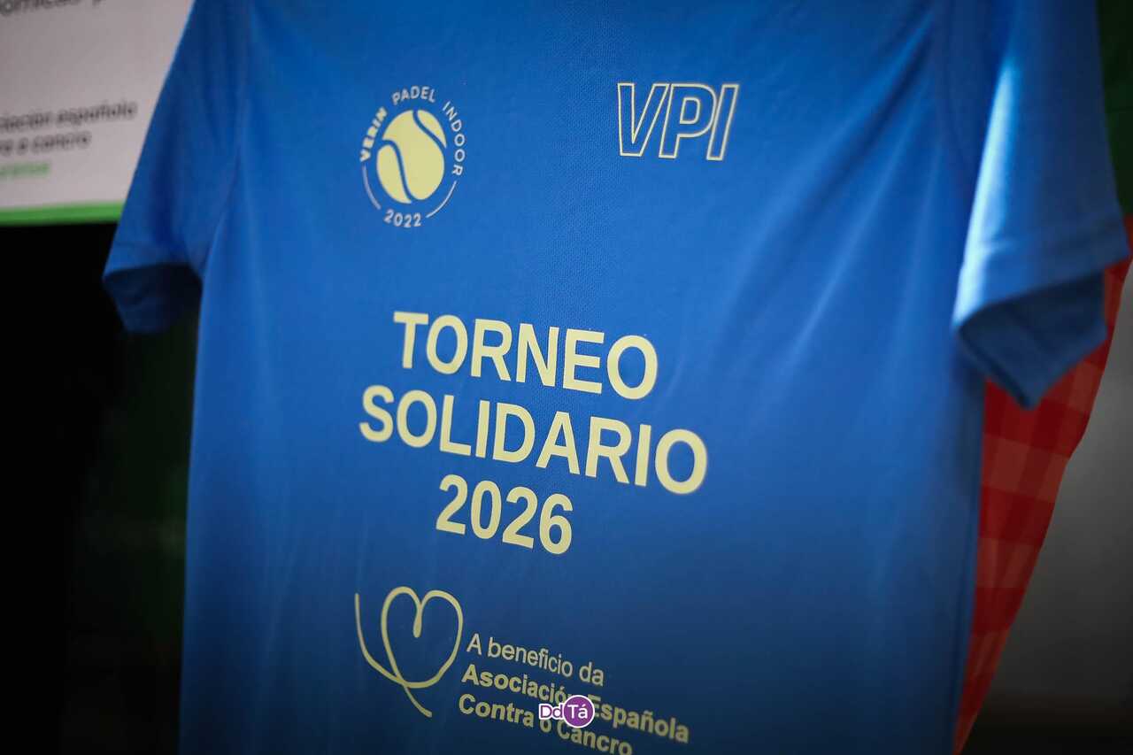 Camiseta oficial del IV Torneo Solidario de Pádel 2026 de Verín Pádel Indoor, organizado a beneficio de la Asociación Española Contra el Cáncer de Ourense.
