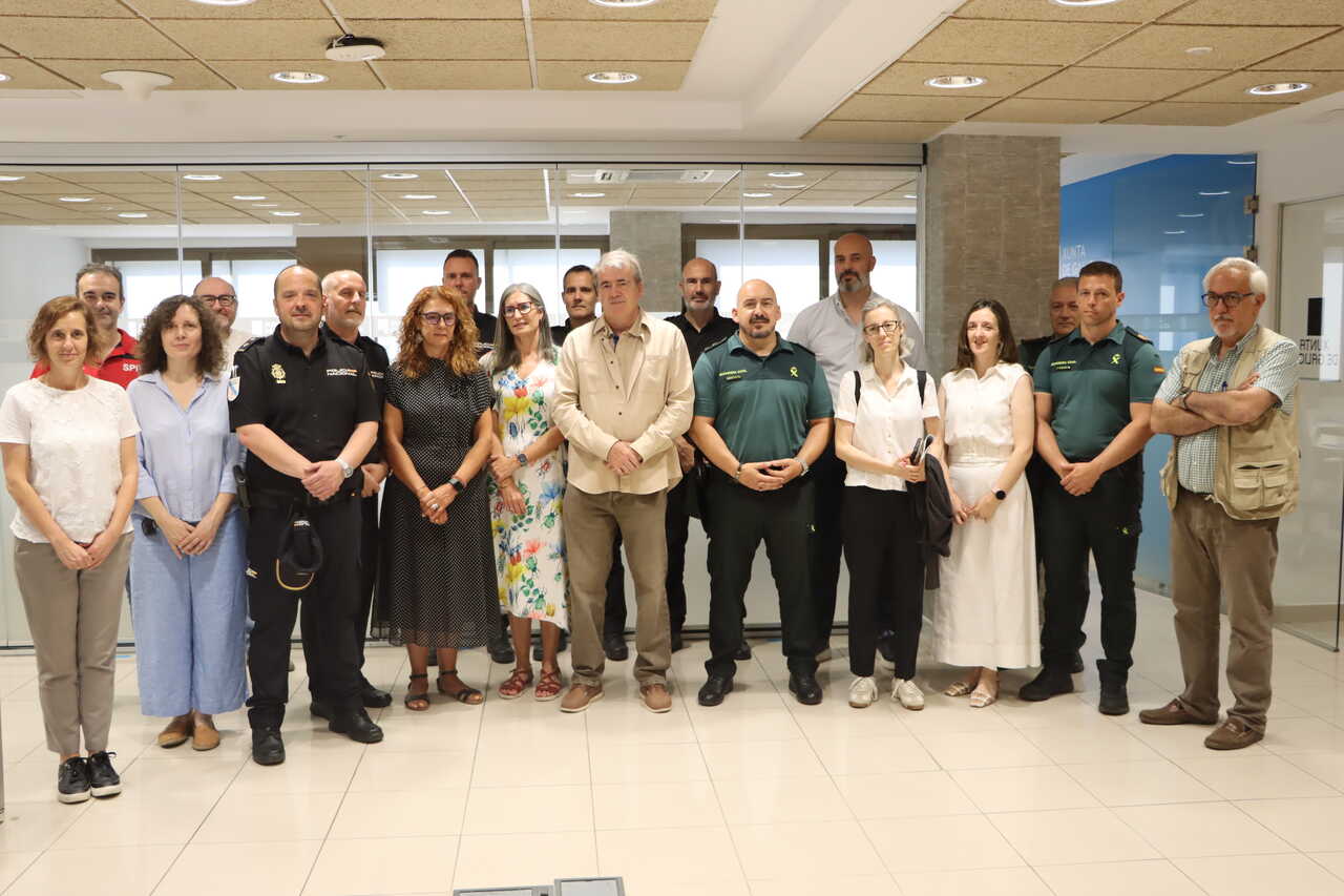 Representantes da Garda Civil, Policía Autonómica e Nacional e Subdelegación do Goberno na reunión de Ourense.
