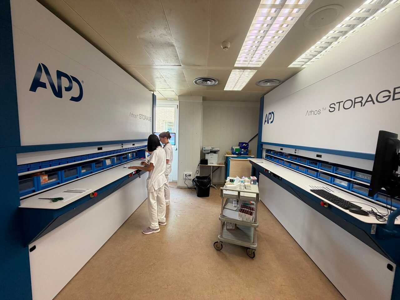Os novos carruseis automatizados instalados no Servizo de Farmacia do Hospital de Verín.